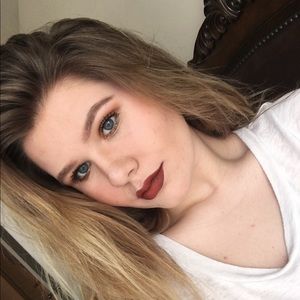 Meet your Posher, Madalyn